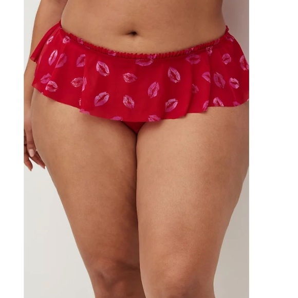 NWT TORRID 2pc SET - LIPS PRINT MERRYWIDOW AND SKIRTED THONG - Picture 4 of 6